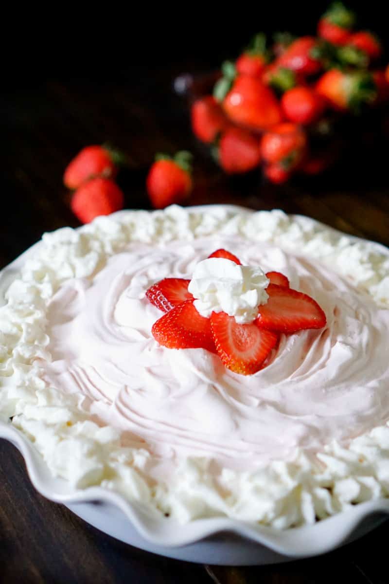 Frozen Strawberry Yogurt Pie - The Love Nerds