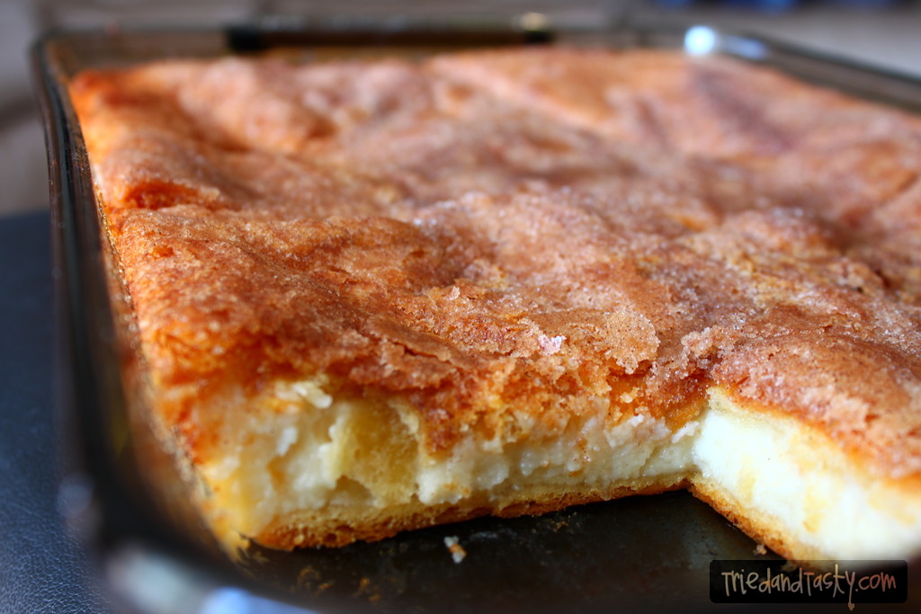 Sopapilla Cheesecake // This creamy dessert is the perfect blend of cream cheese with fluffy pastry, cinnamon and sugar. Absolutely divine! | Tried and Tasty