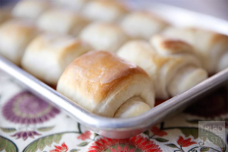 Copycat Lion House Rolls // Tried and Tasty
