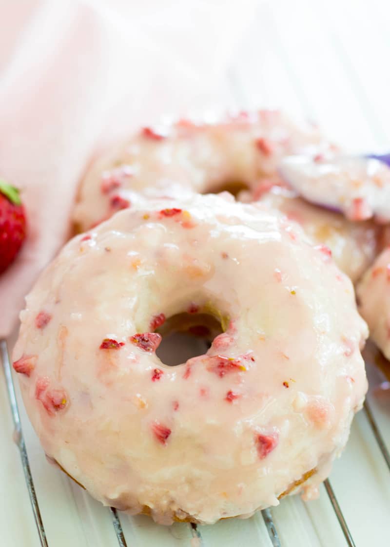 Strawberries and Cream Donuts // Eazy Peazy Mealz