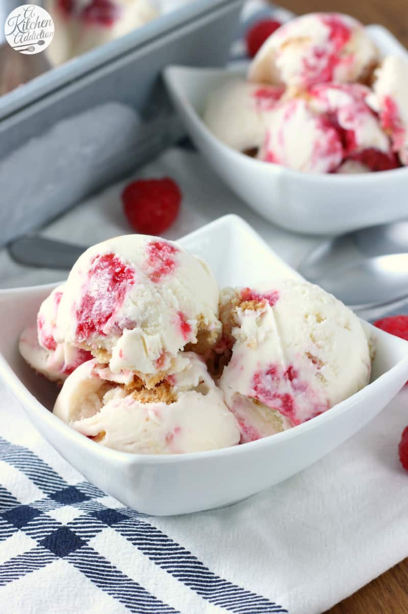 Raspberry Swirled Cheesecake Ice Cream w WM